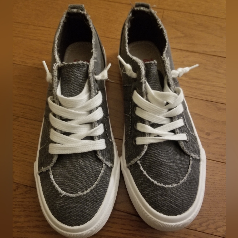 Jellypop Sneakers, NWOT